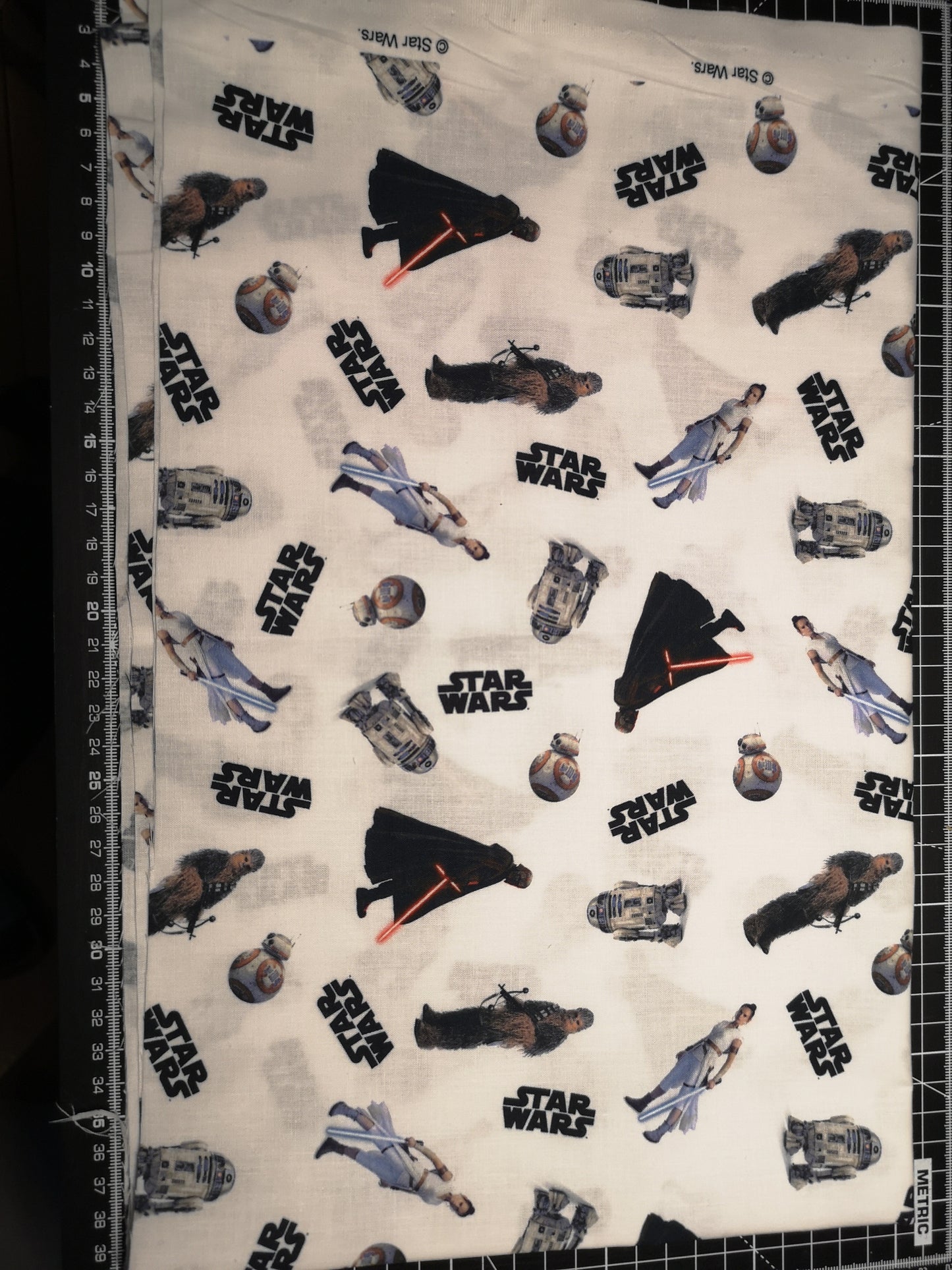 Licensed Star Wars fabric 100% cotton: millenium falcon, x-wing, tie fighter, chewie, bb-8, r2d2, rey, kylo ren