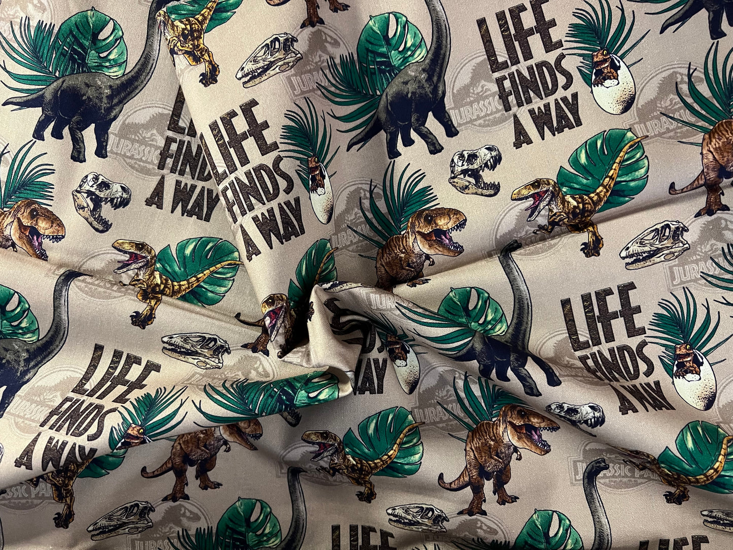 Licensed Jurassic Park fabric 100% cotton: logo, T-Rex, Life finds a way, dinosaurs