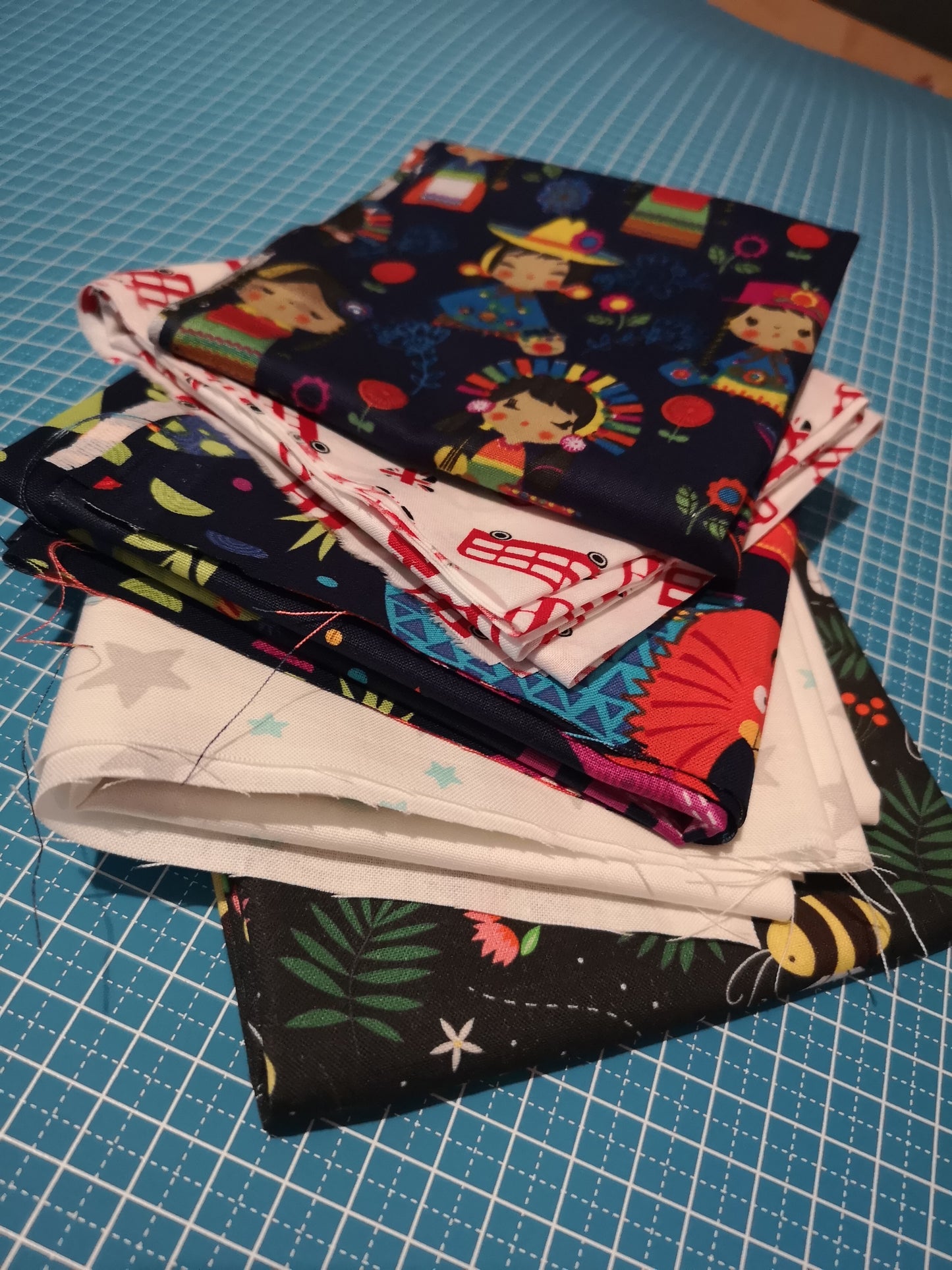 Fat quarter/sample size bundle, mystery set: Rose & Hubble, Disney, Little Johnny, 100% cotton, Jersey. Flowers, animals, princesses, stars