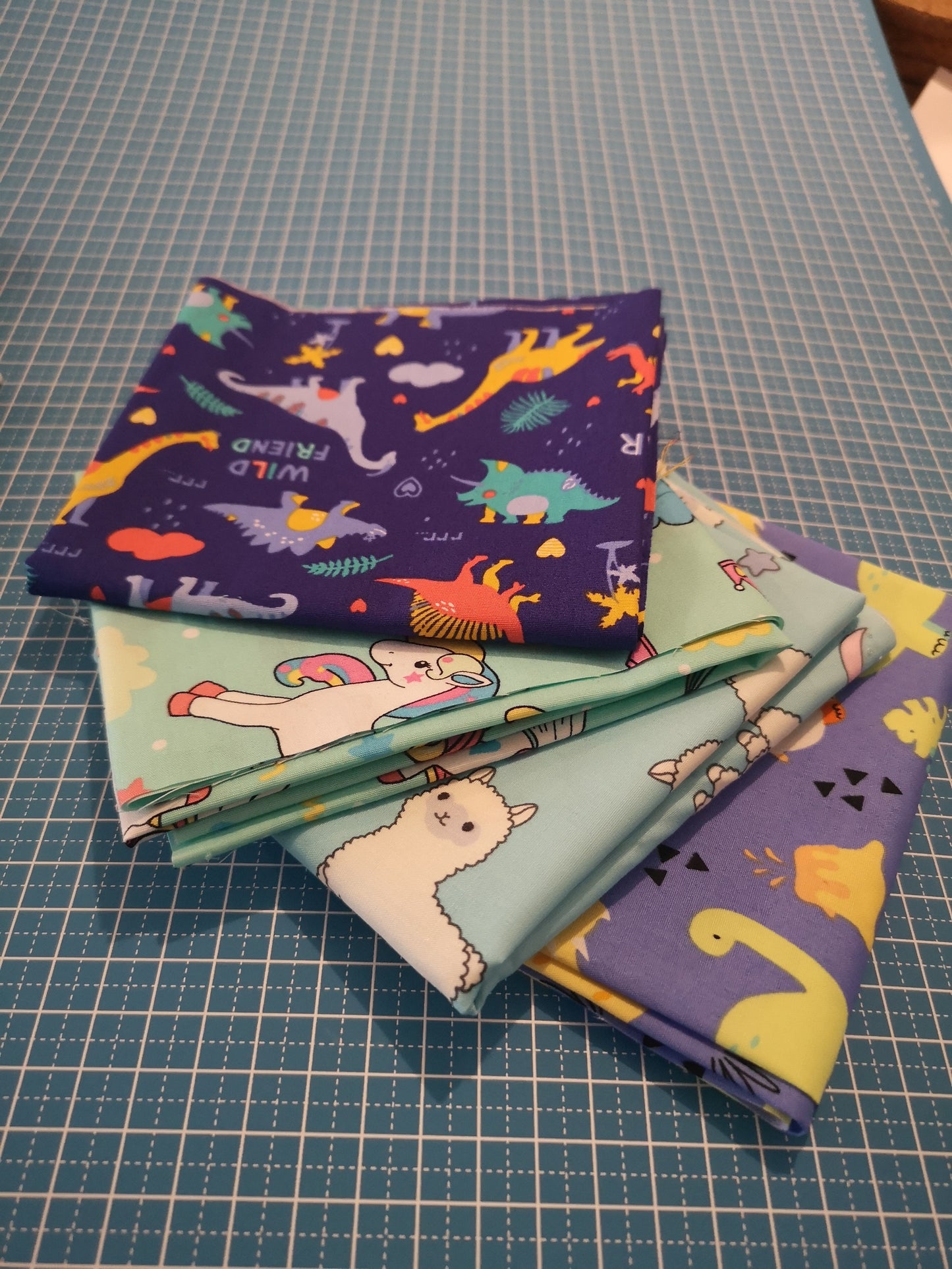 Fat quarter/sample size bundle, mystery set: Rose & Hubble, Disney, Little Johnny, 100% cotton, Jersey. Flowers, animals, princesses, stars