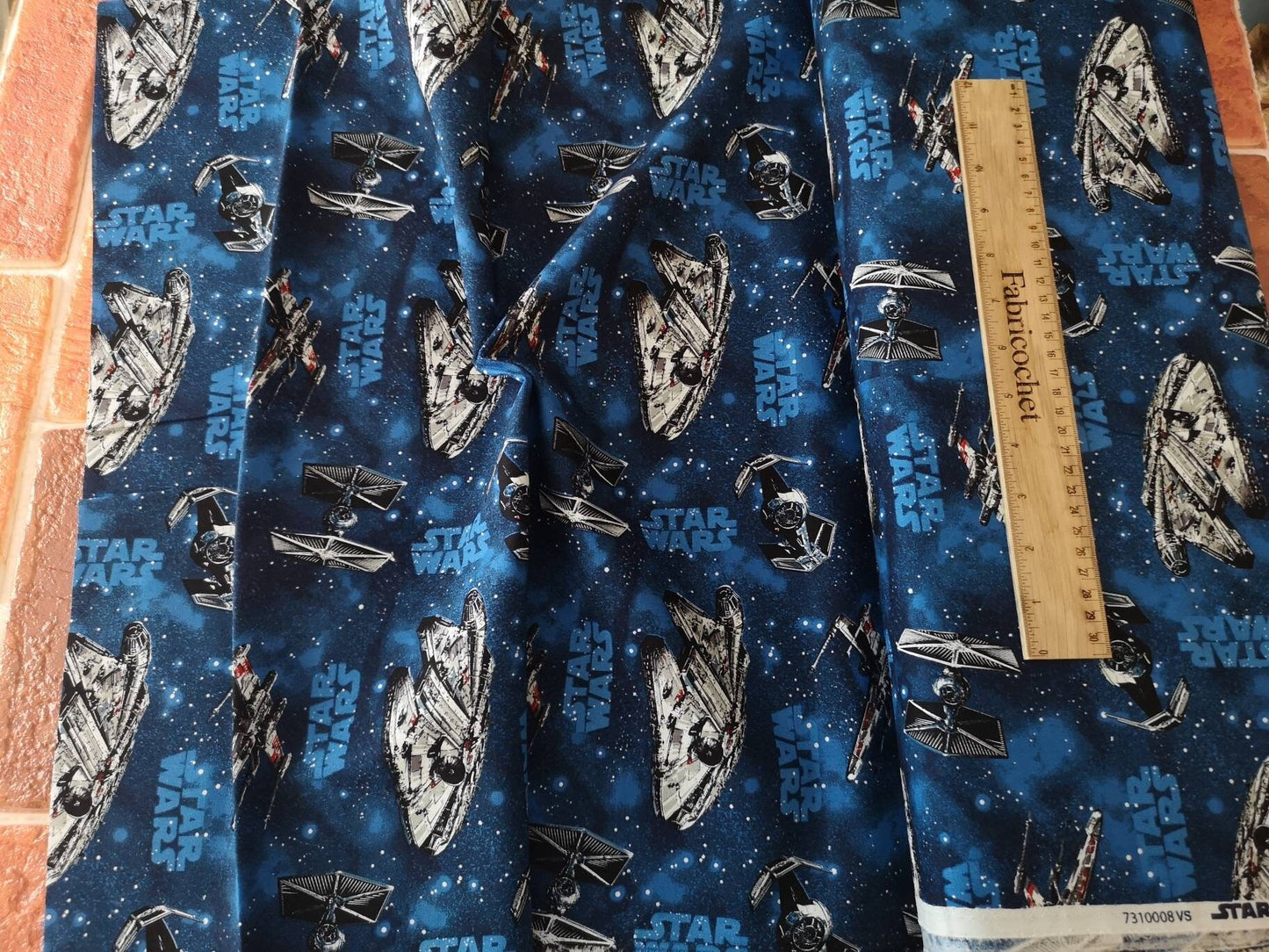 Licensed Star Wars fabric 100% cotton: millenium falcon, x-wing, tie fighter, chewie, bb-8, r2d2, rey, kylo ren